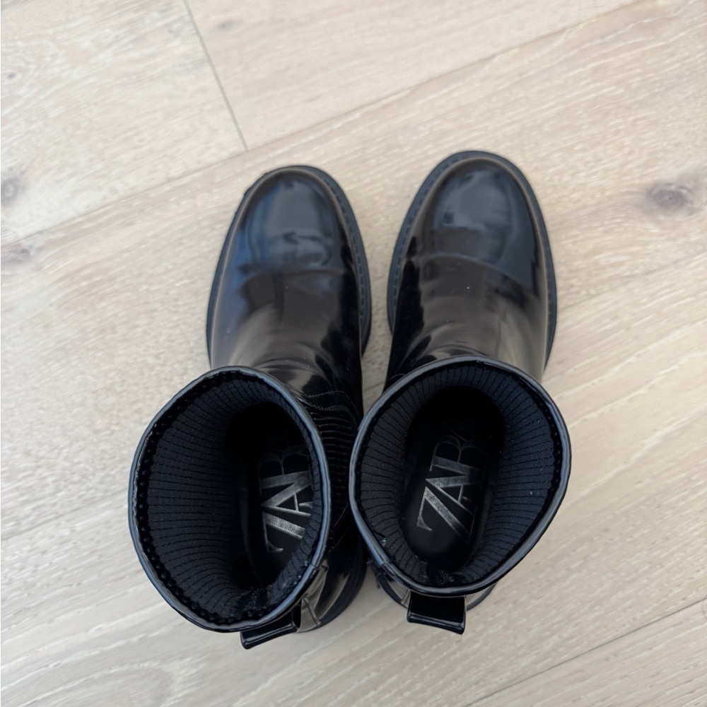 Zara Black Patent Leather Chelsea Ankle Boots Pull On Block Heel Comfort - Picture 7 of 7